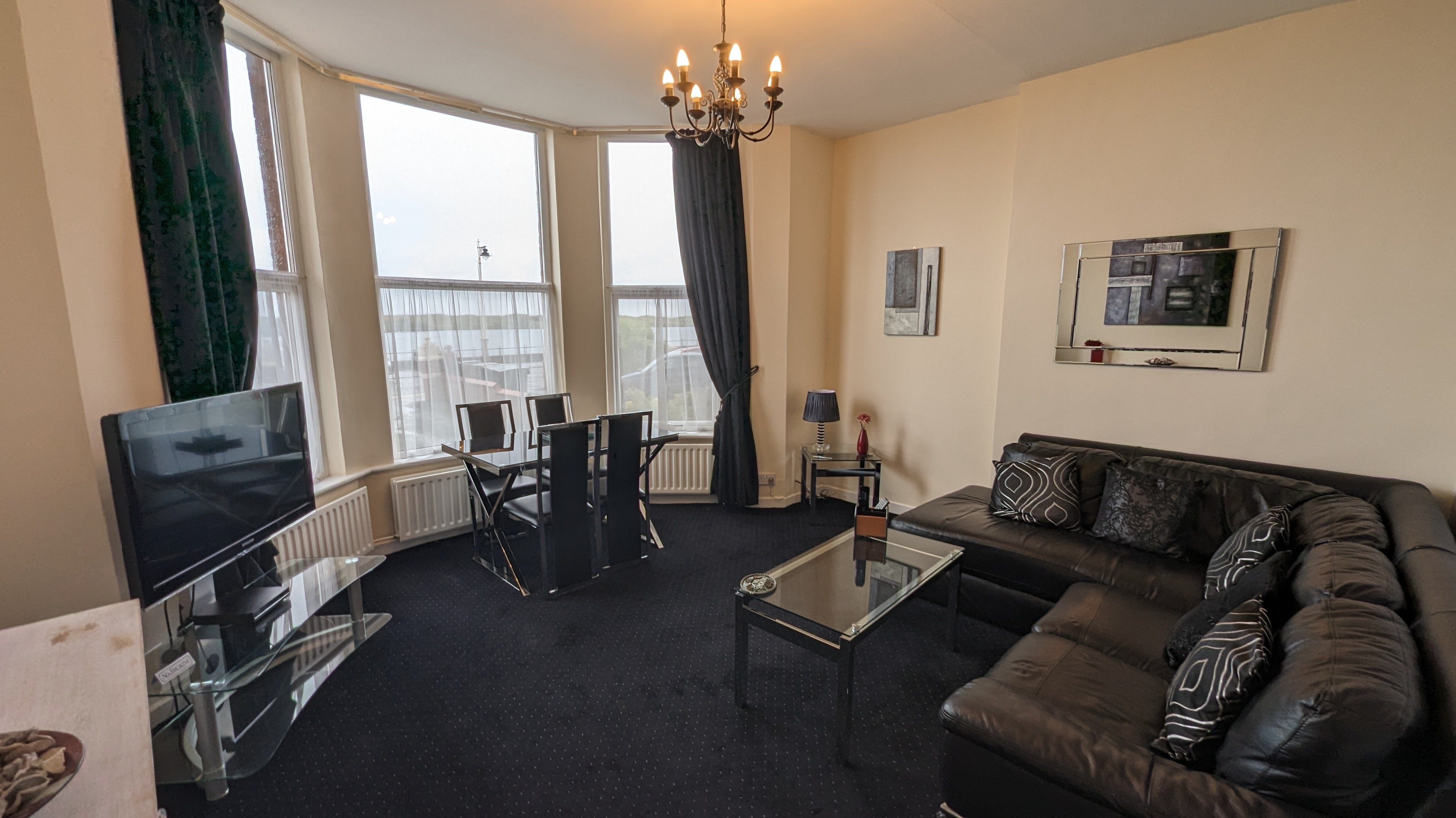 Flat The Promenade in Southport