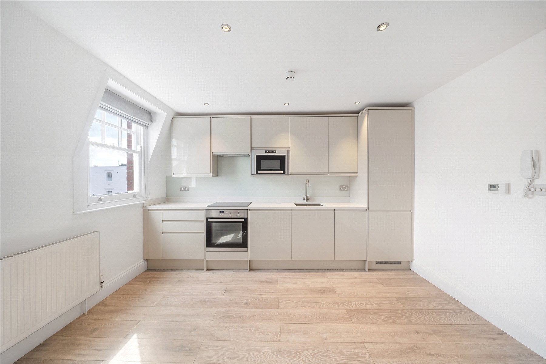 Flat Parsons Green Lane in Greater London