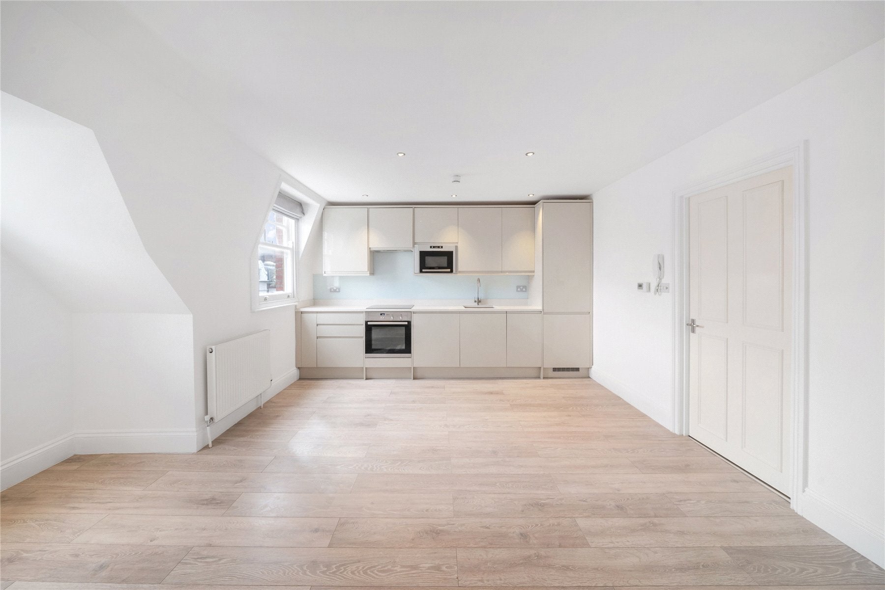 Flat Parsons Green Lane in Greater London