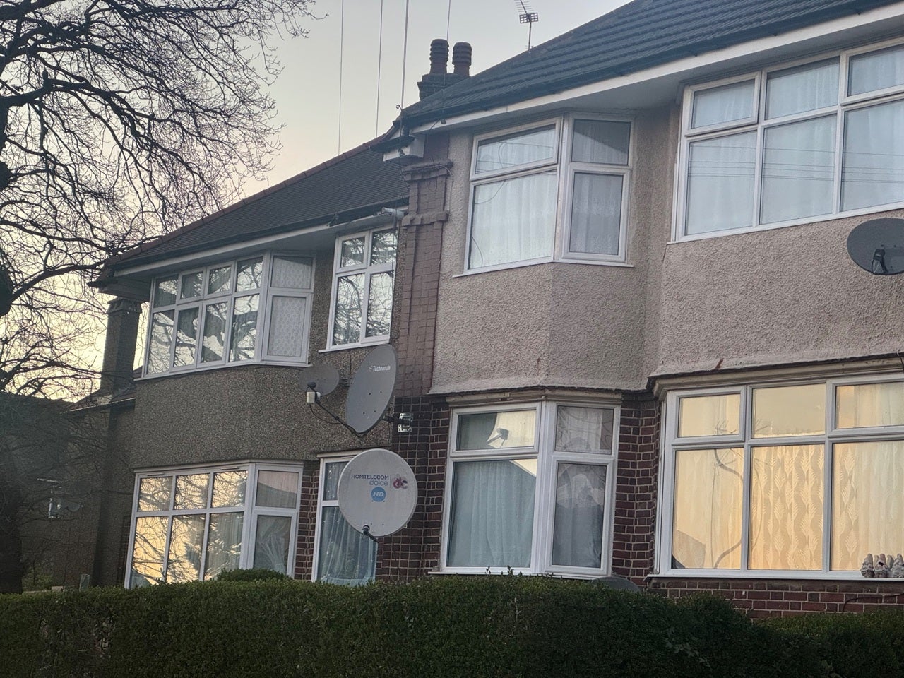Flat Wakemans Hill Avenue in Greater London