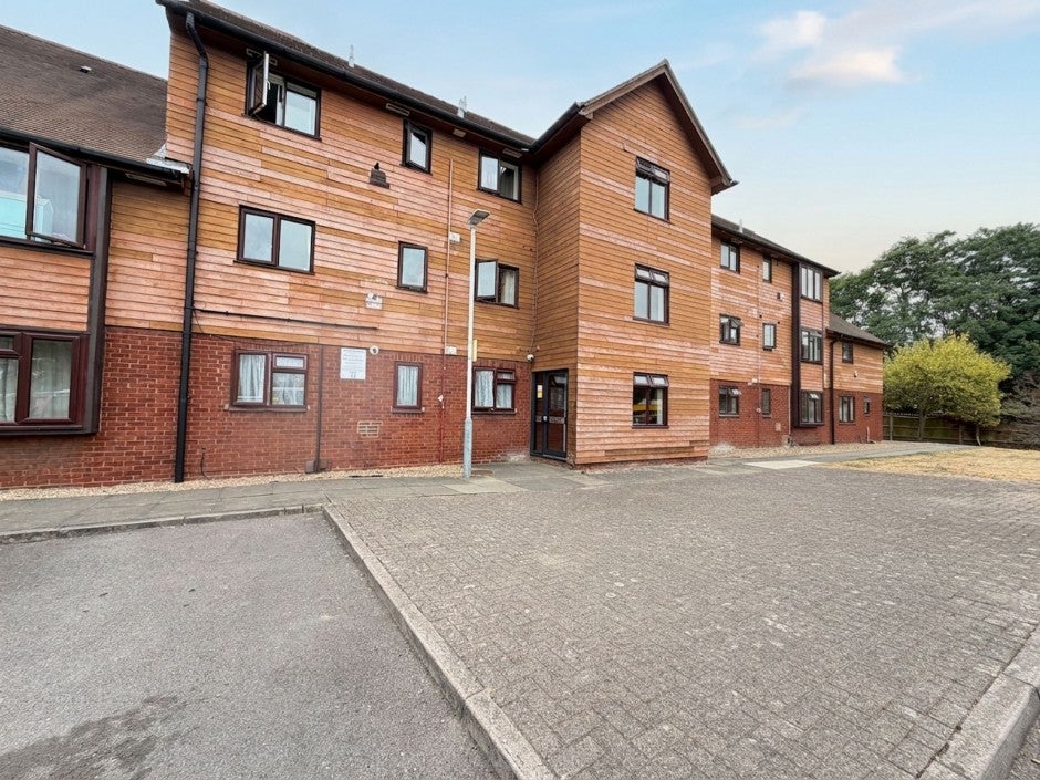 Flat Philpots Close in Greater London