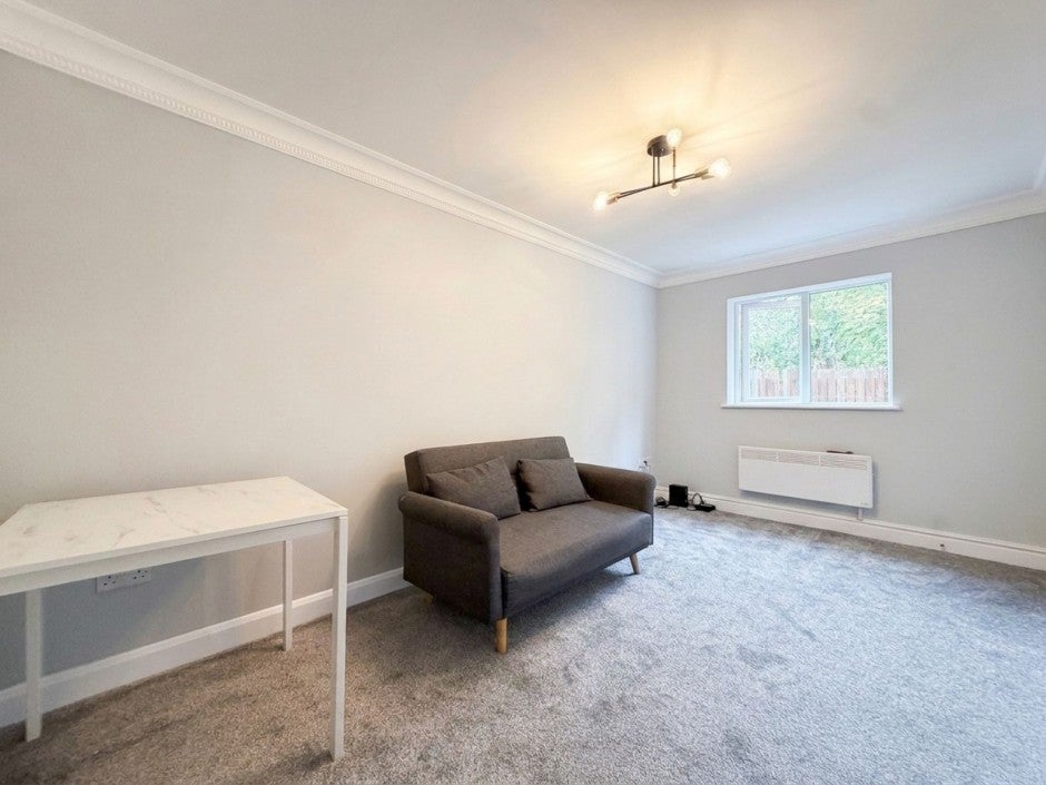 Flat Philpots Close in Greater London