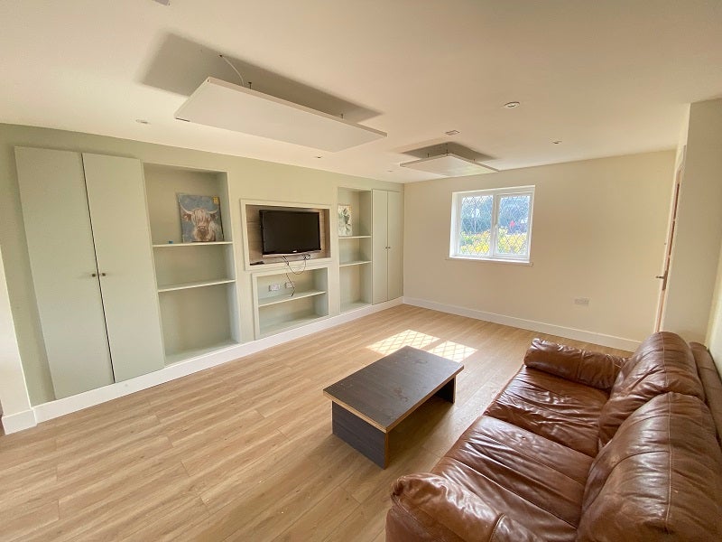 Flat Monksland Road in Port Eynon