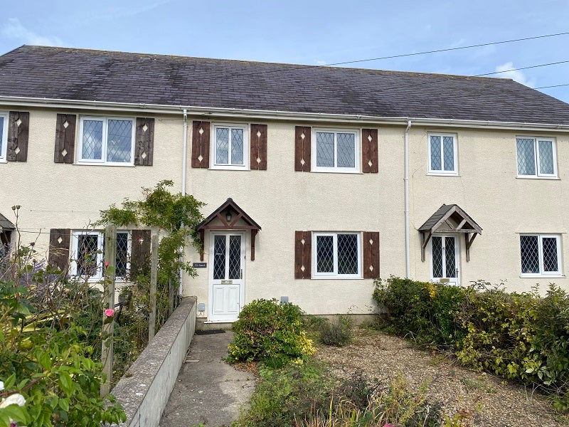 Flat Monksland Road in Port Eynon
