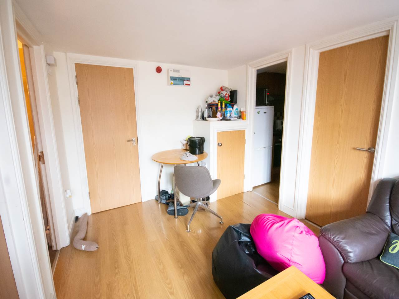 Flat Wyeverne Road in Cardiff