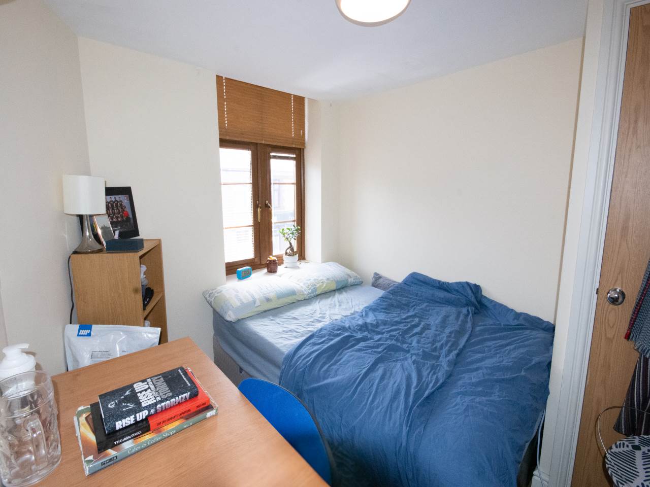 Flat Wyeverne Road in Cardiff