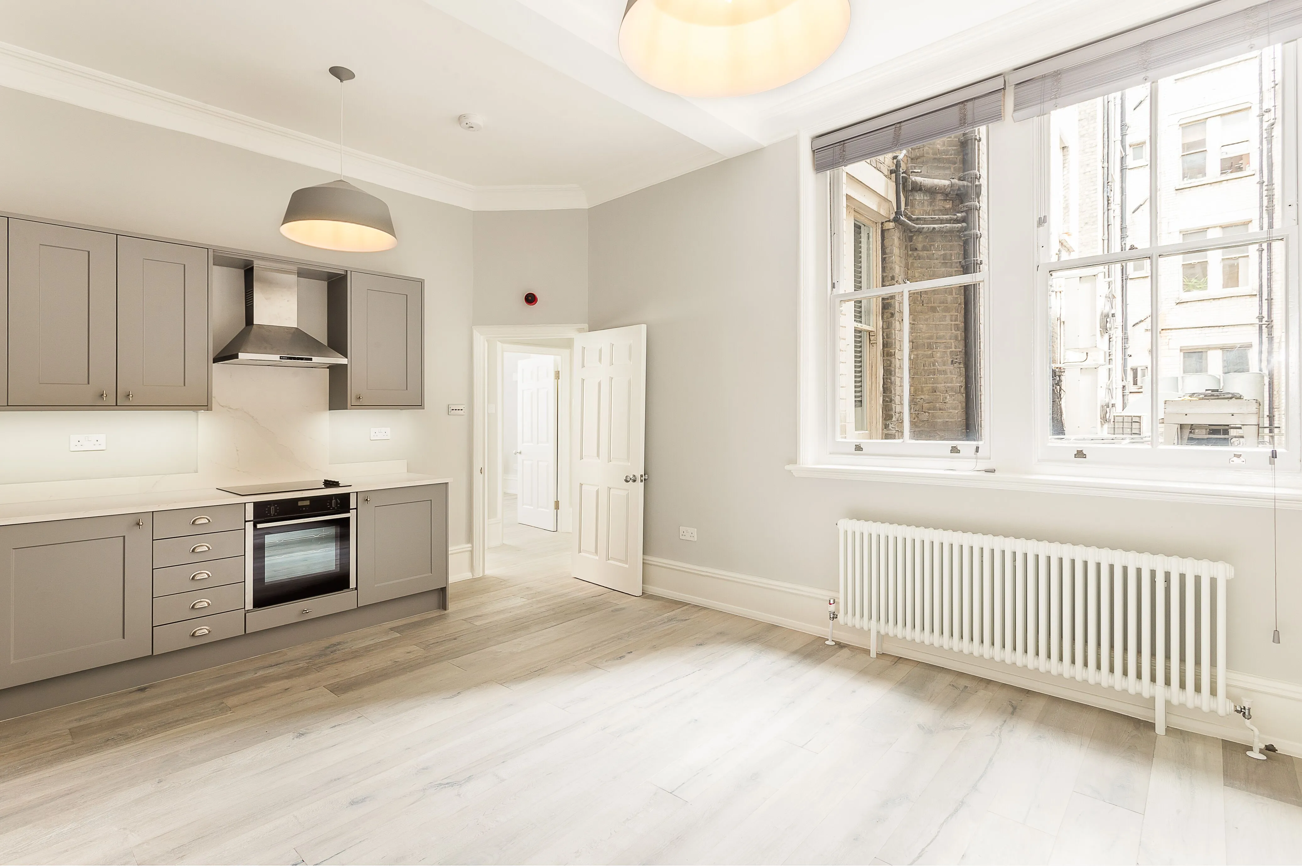Flat Shaftesbury Avenue in City of Westminster