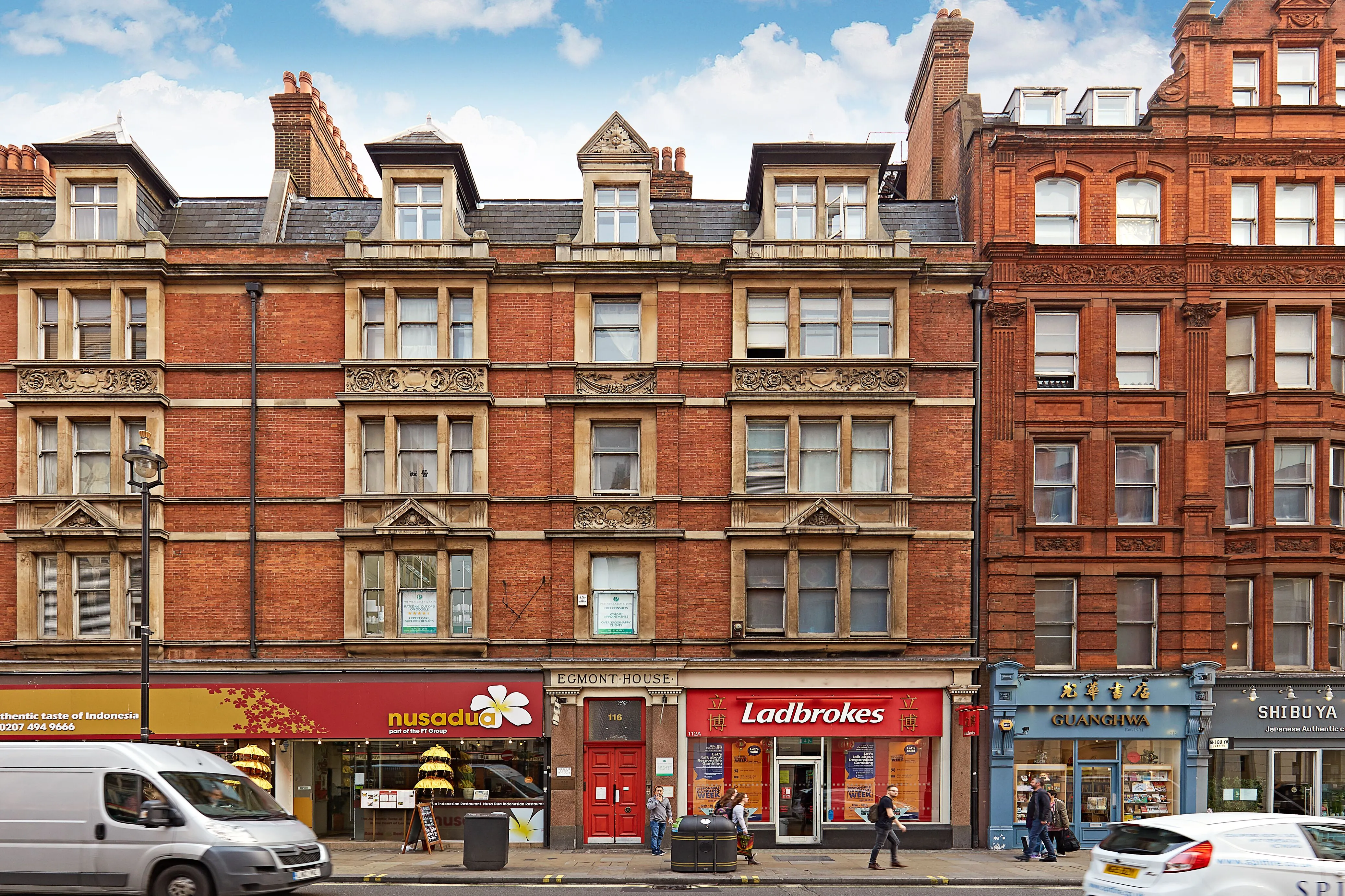 Flat Shaftesbury Avenue in City of Westminster