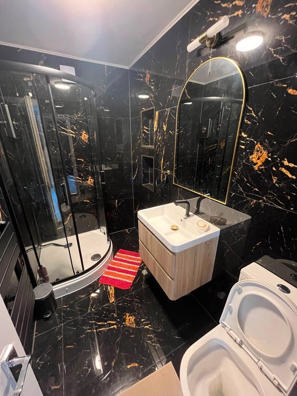 Room Overton Road in Greater London
