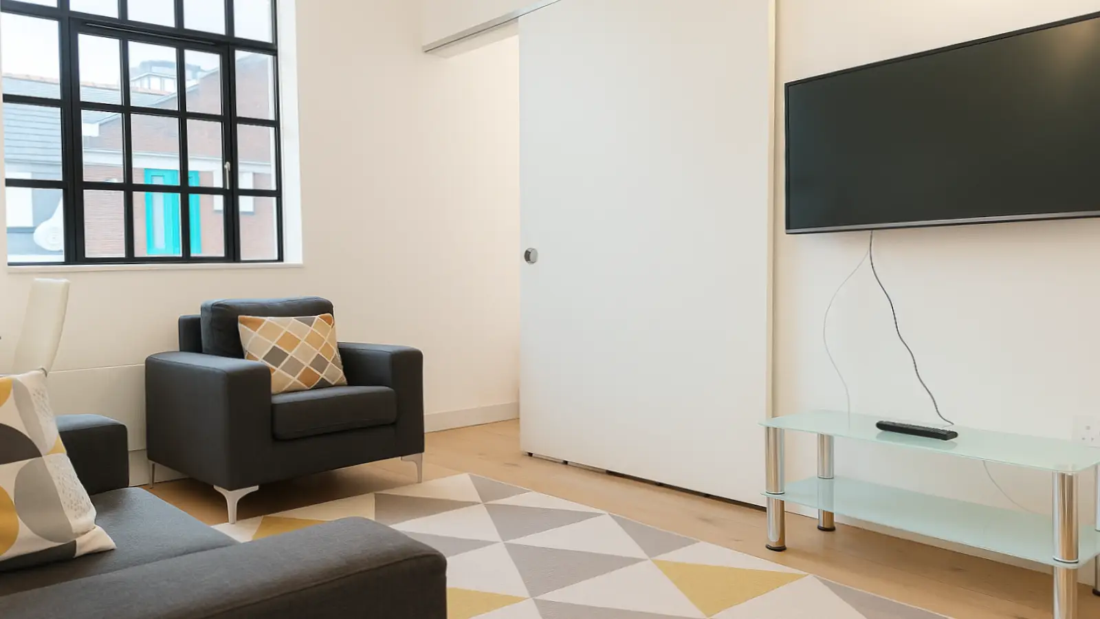 Flat Leigh Place in Greater London
