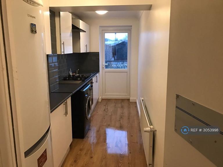 Room Clay Lane in Borough of Spelthorne