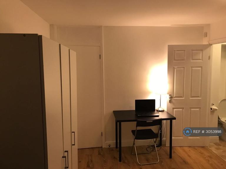 Room Clay Lane in Borough of Spelthorne