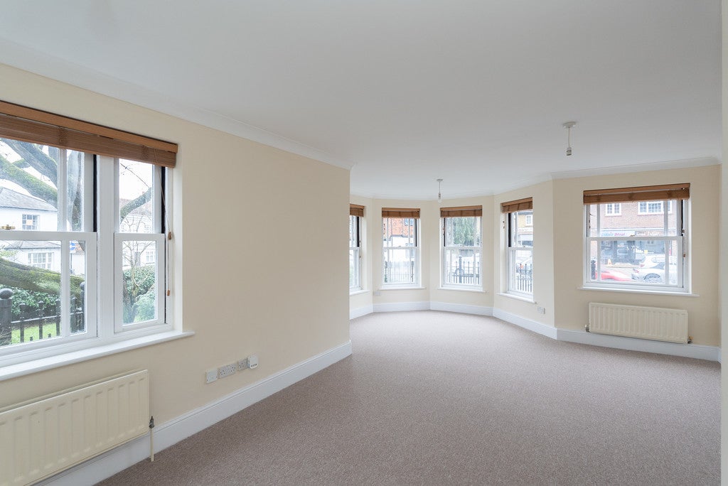 Flat Falkland Road in Mole Valley