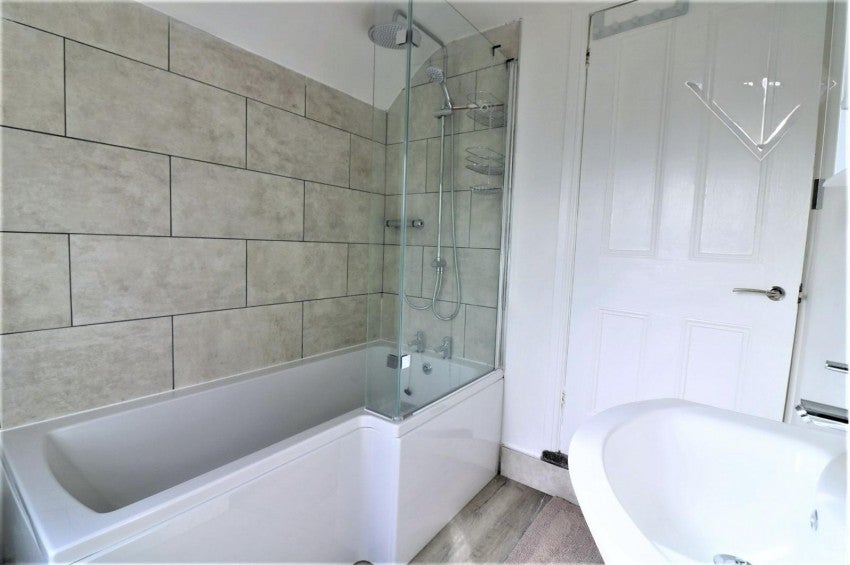 Room Bristol Road in Erewash