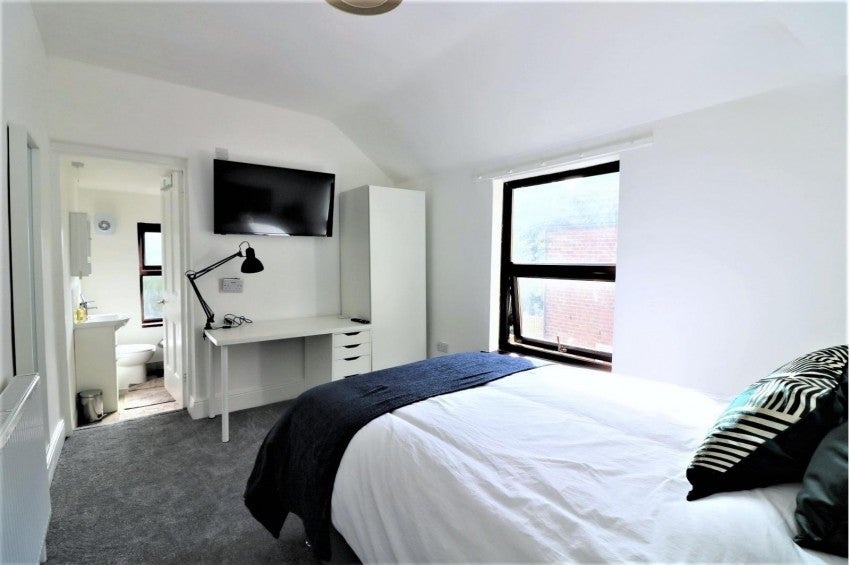 Room Bristol Road in Erewash