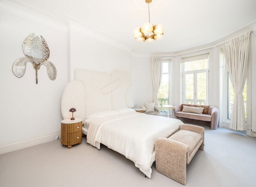 Flat Campden Hill Road in Greater London