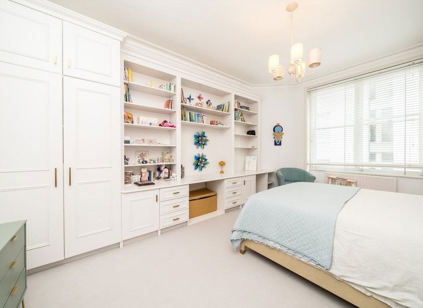 Flat Campden Hill Road in Greater London