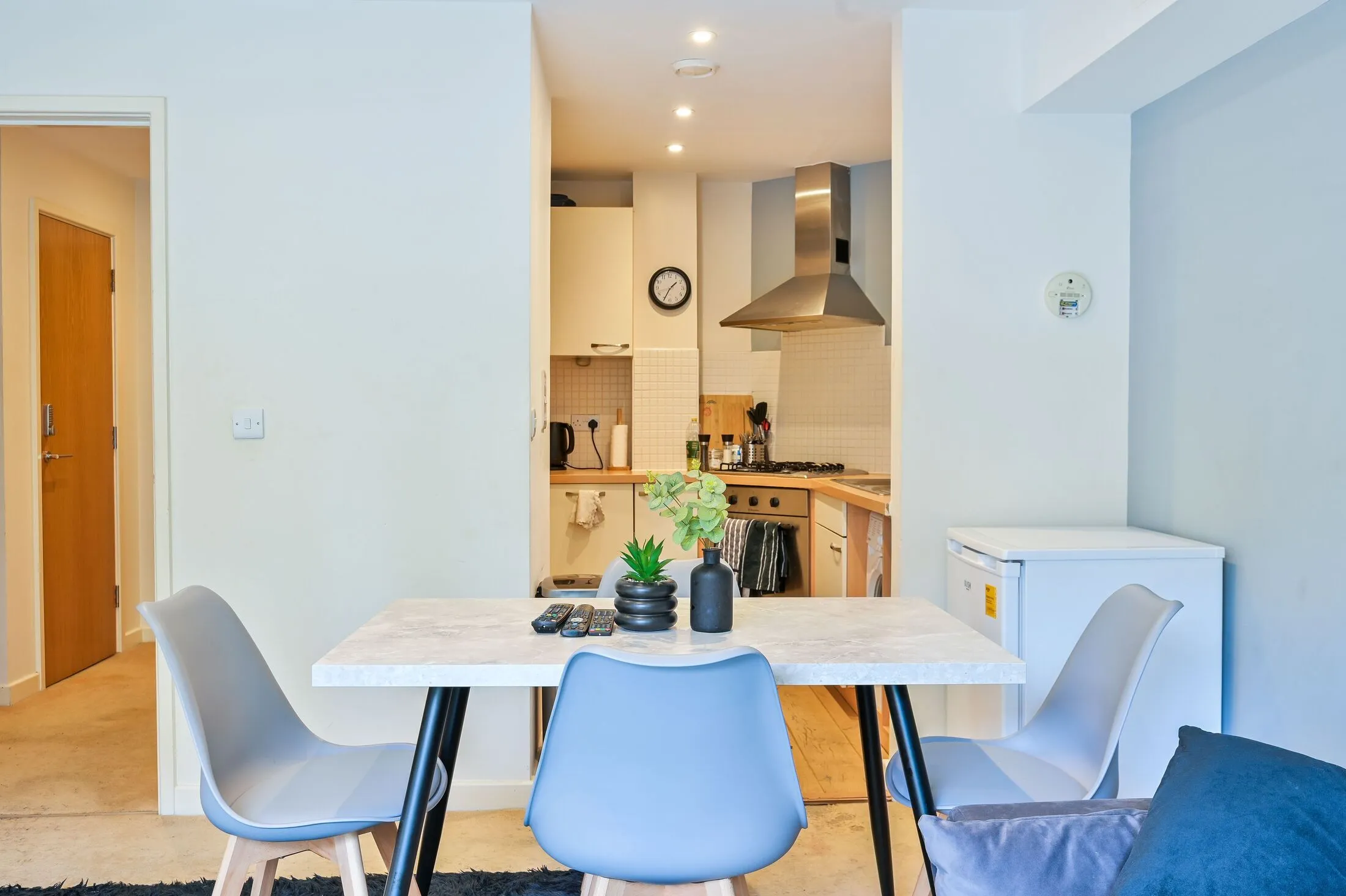 Flat Potters Close in Greater London