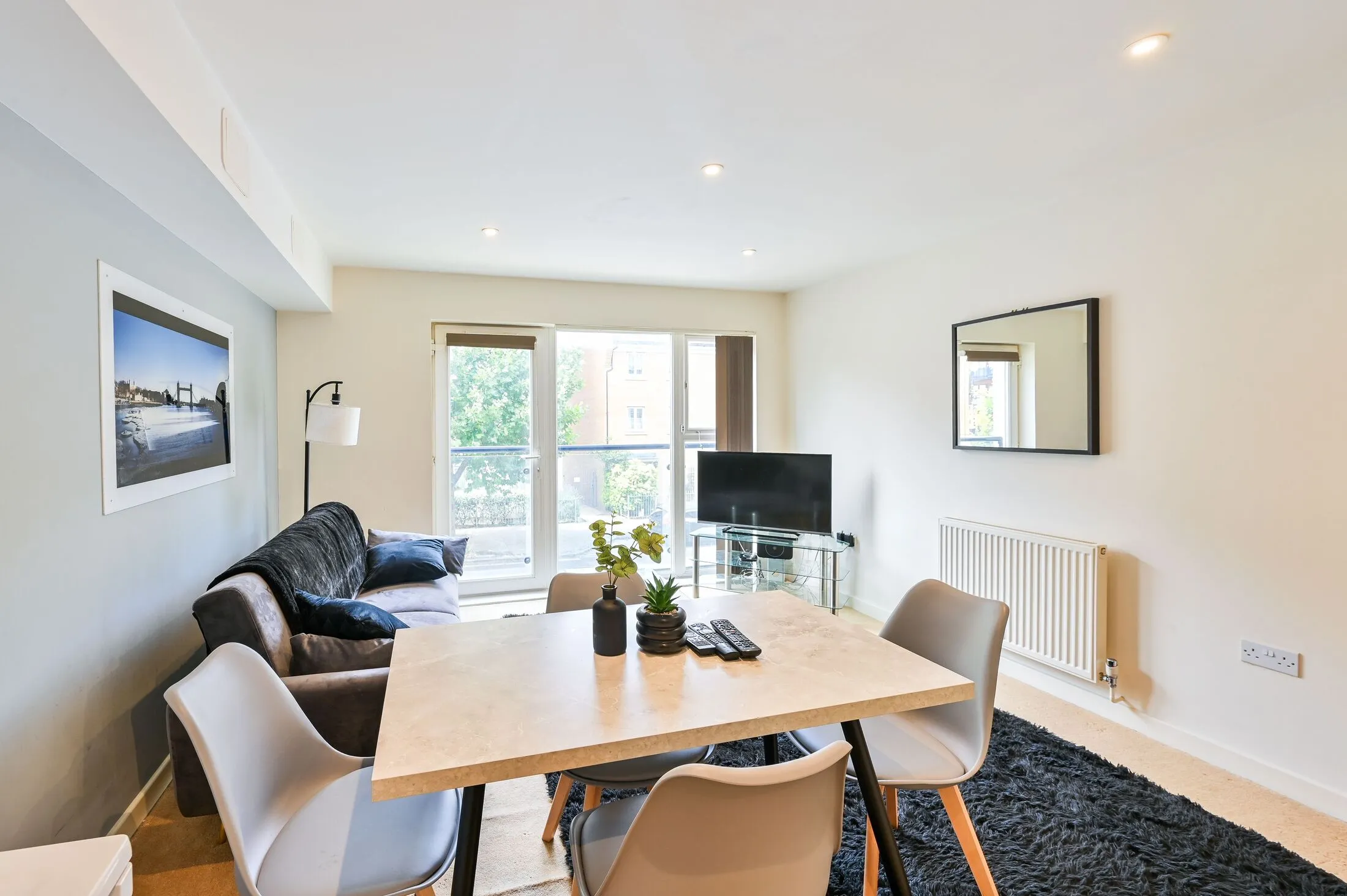 Flat Potters Close in Greater London