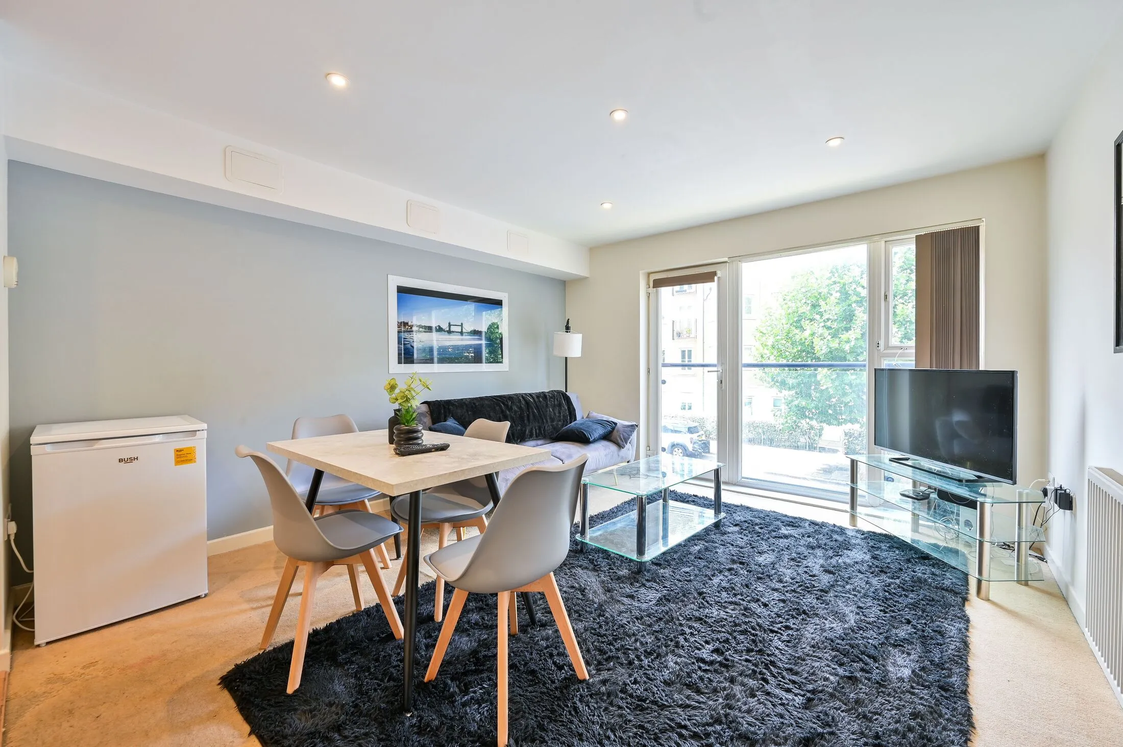 Flat Potters Close in Greater London