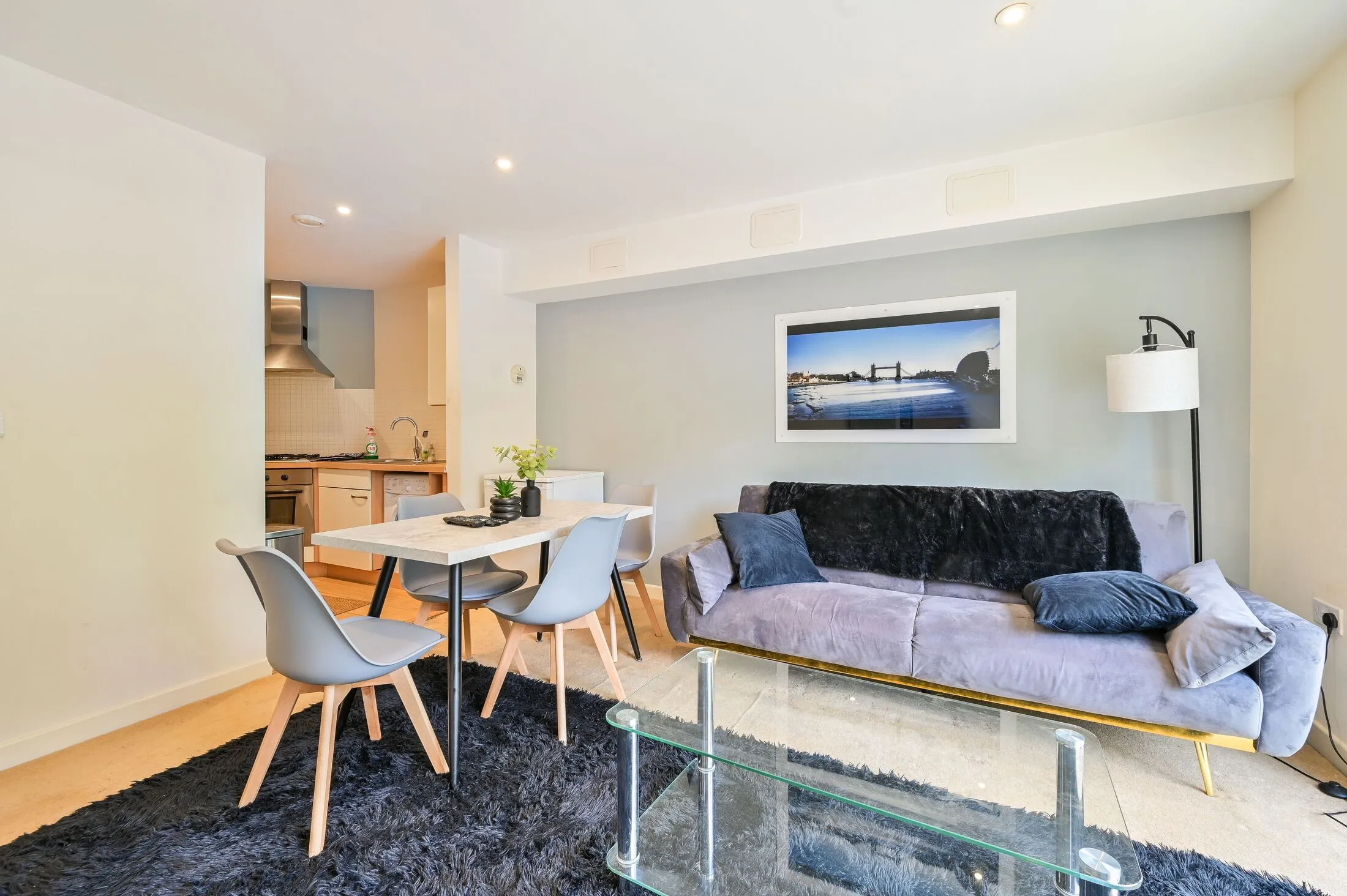 Flat Potters Close in Greater London