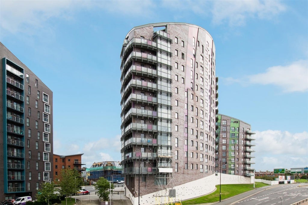 Flat Cross Green Lane in Leeds