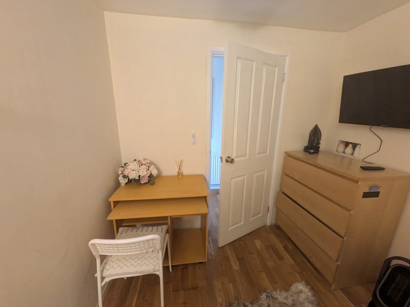 Room Selsdon Park Road in Greater London