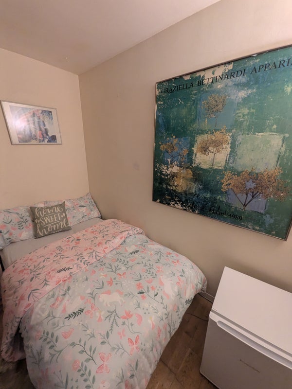 Room Selsdon Park Road in Greater London
