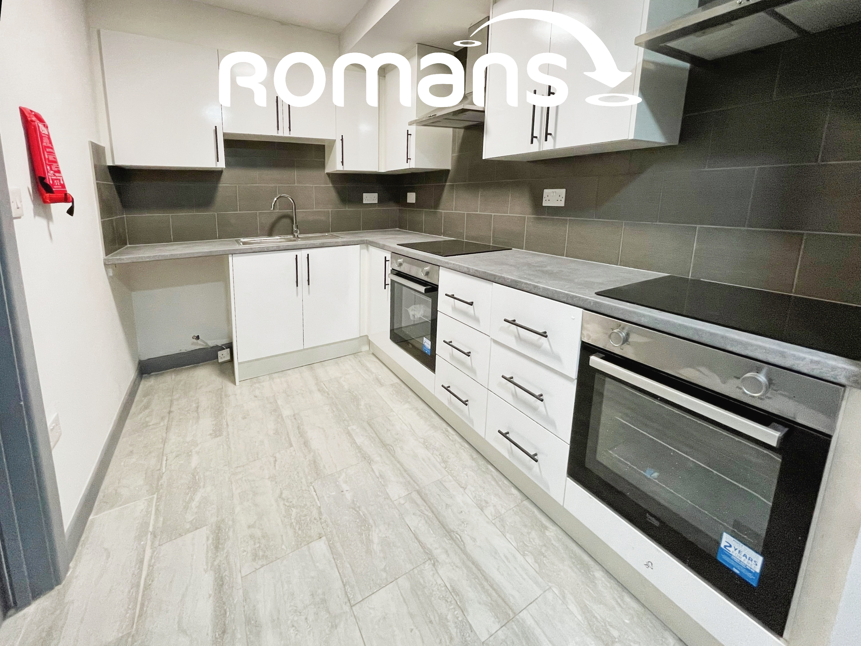 Room Ringwood Road in Reading