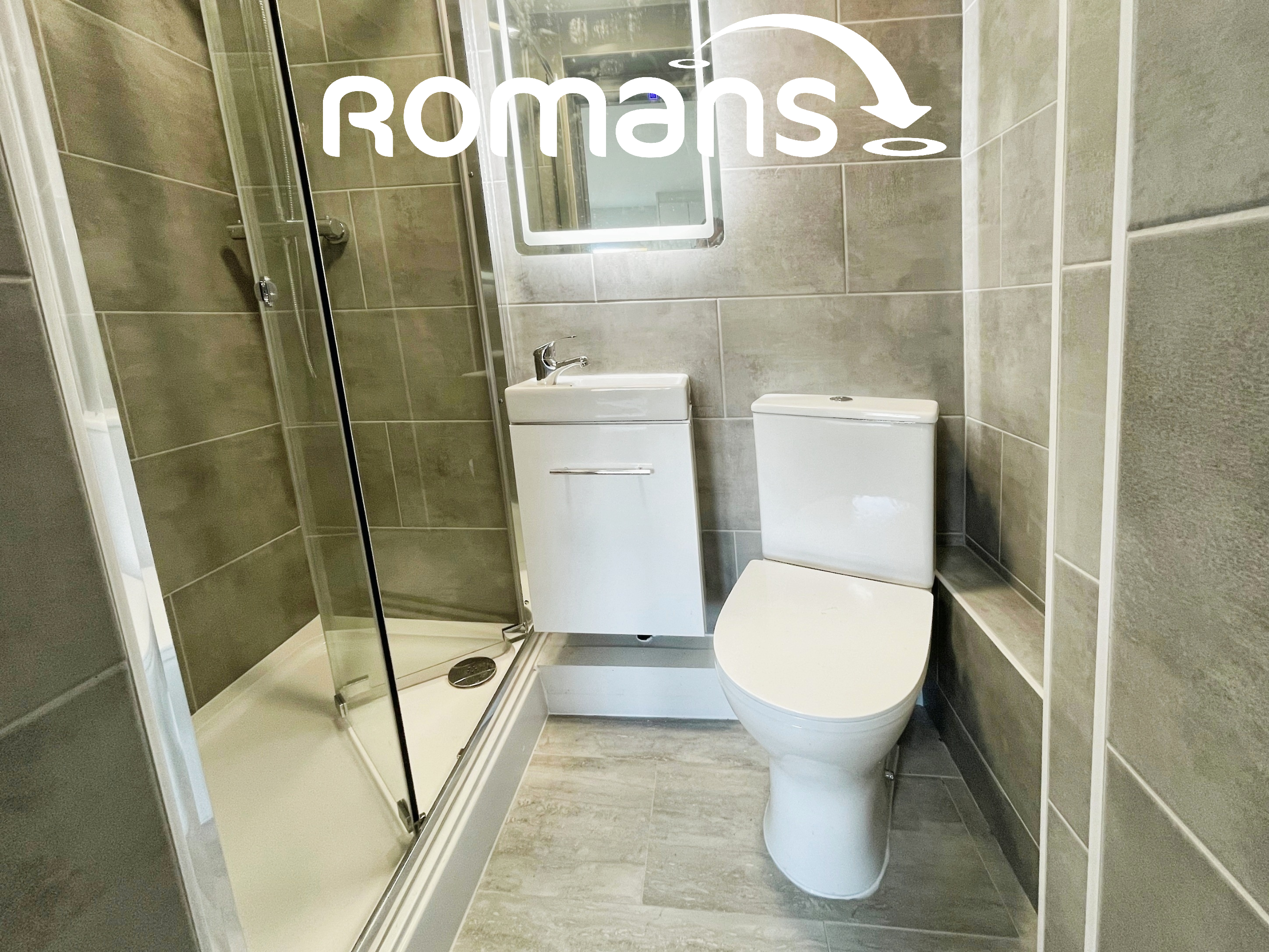 Room Ringwood Road in Reading