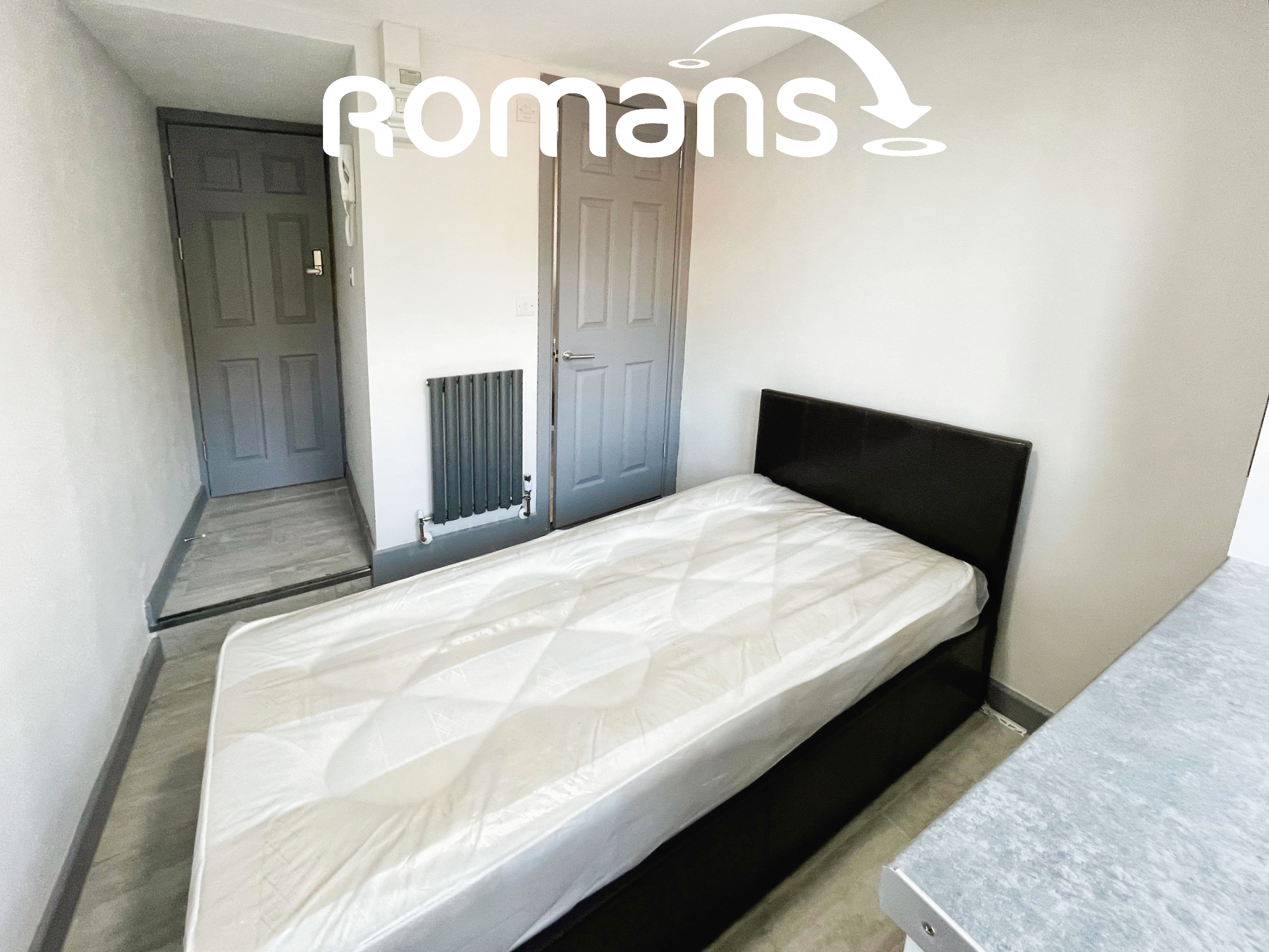 Room Ringwood Road in Reading