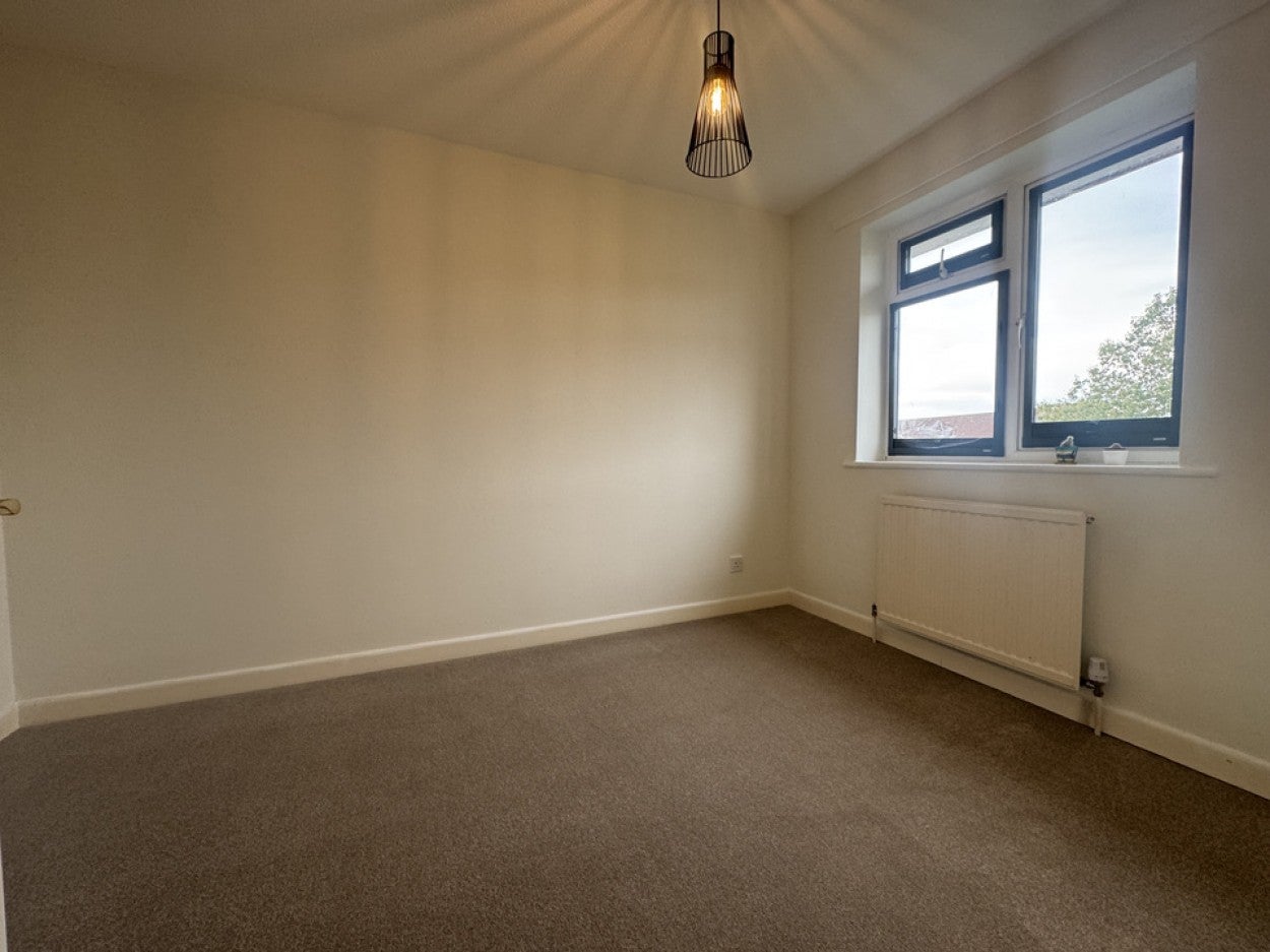 House Chancellor Close in Walton