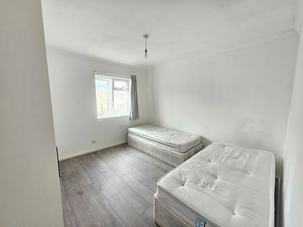 Flat Saint Aubyn's Road in Greater London