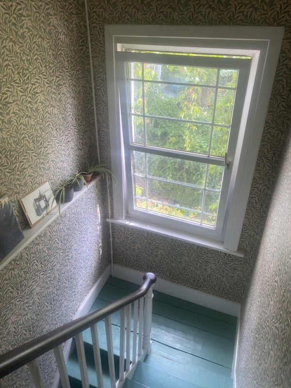 Room Crescent Street in Greater London