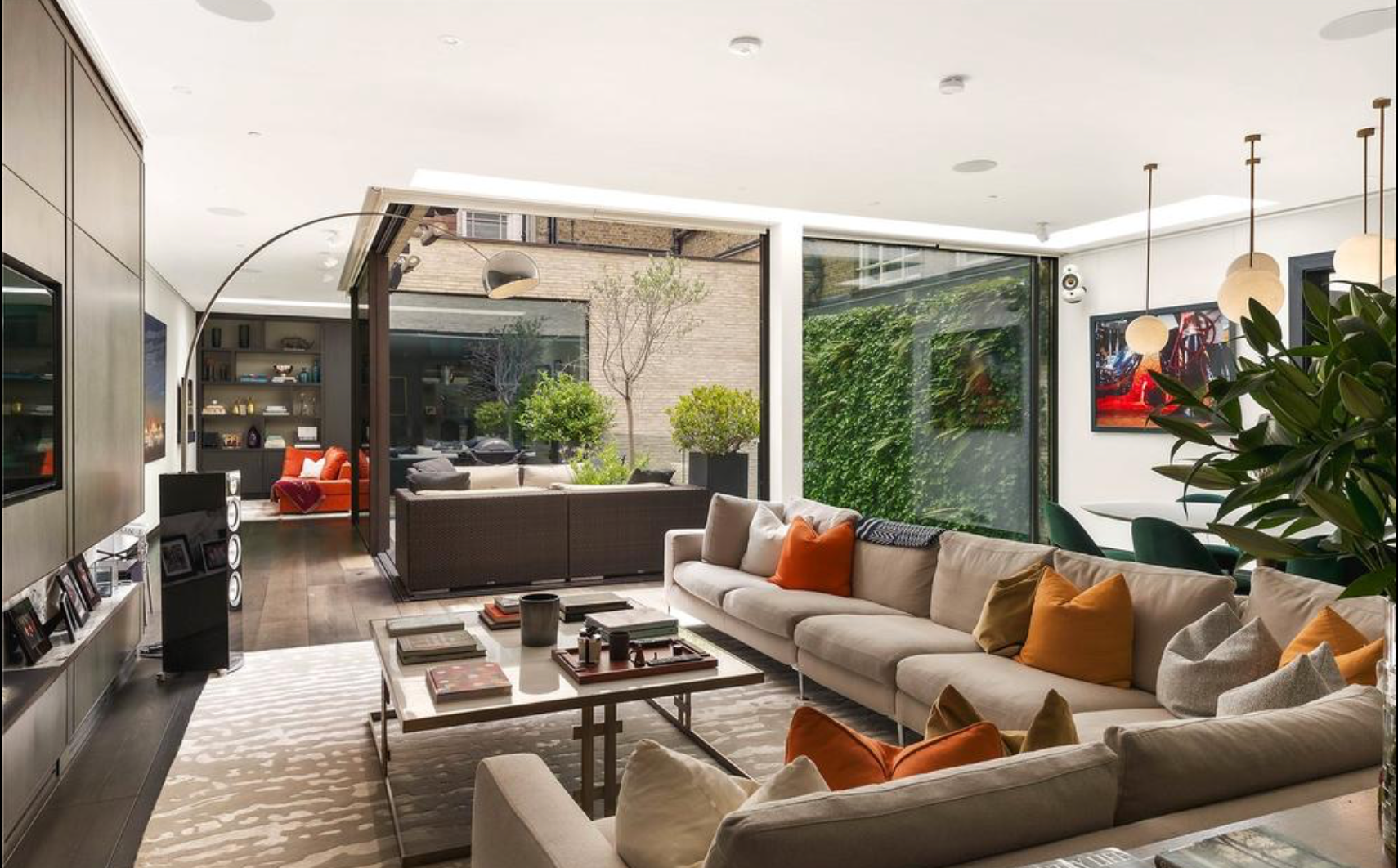 Flat Cheval Place in Greater London