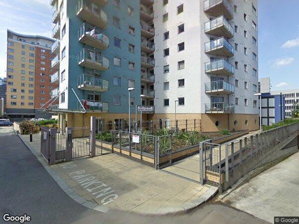Flat Axon Place in Greater London