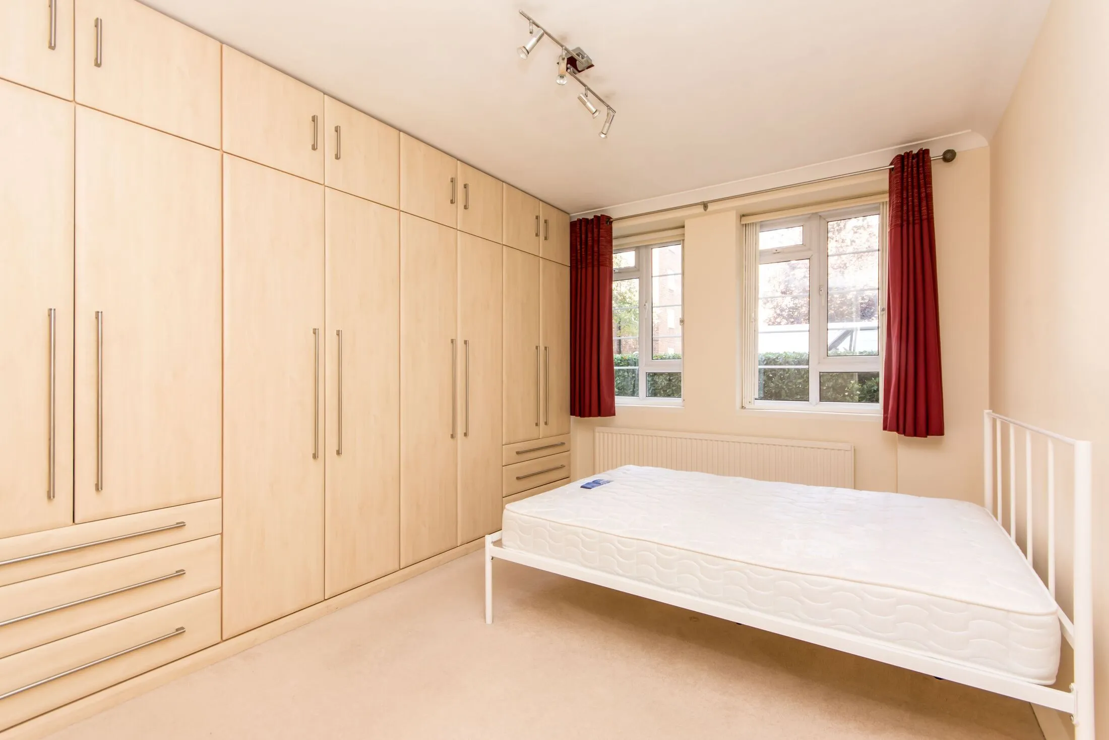 Flat Eamont Street in City of Westminster