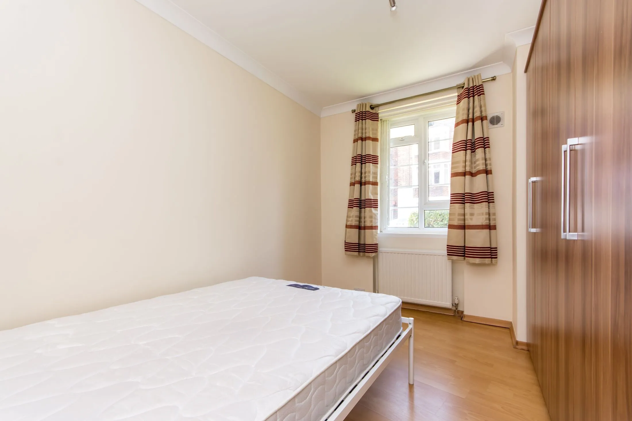 Flat Eamont Street in City of Westminster