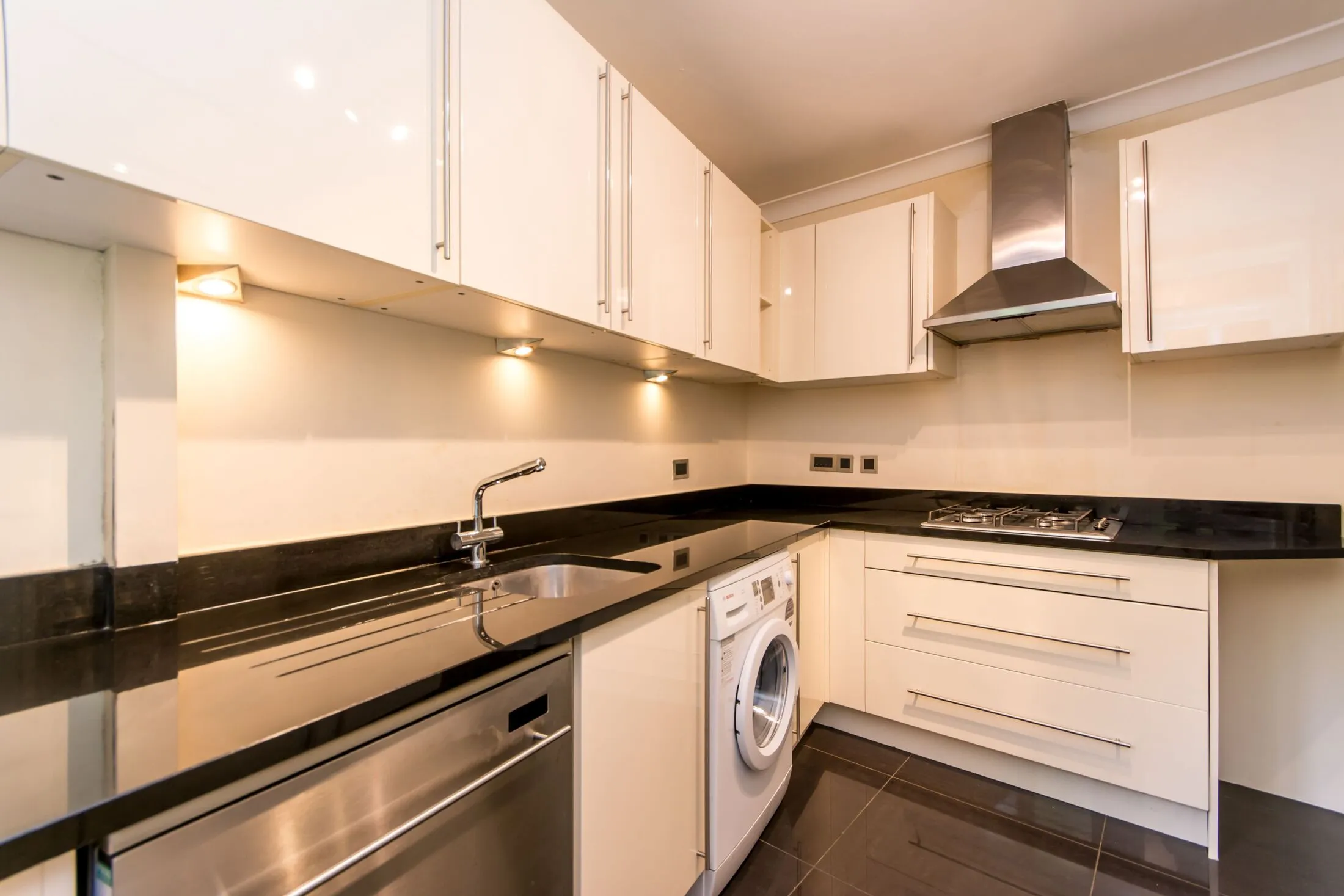 Flat Eamont Street in City of Westminster