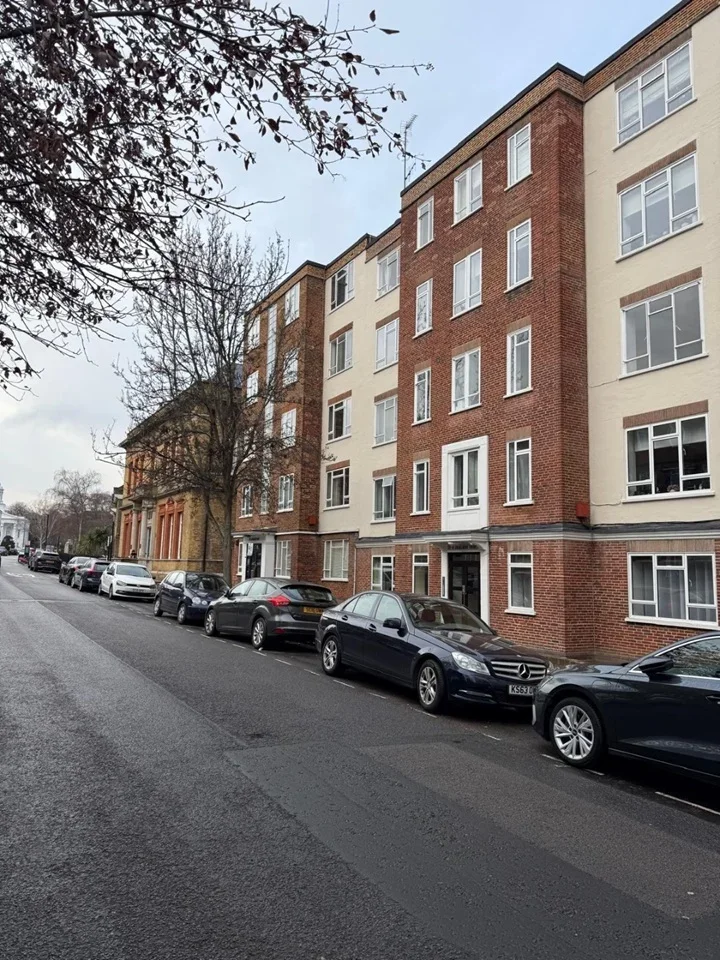 Flat Charlbert Street in City of Westminster