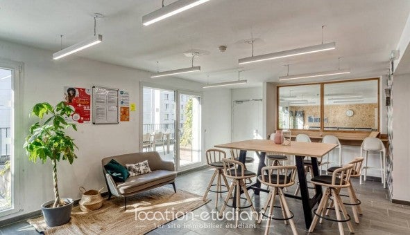 Flat Rue Riquet in Paris