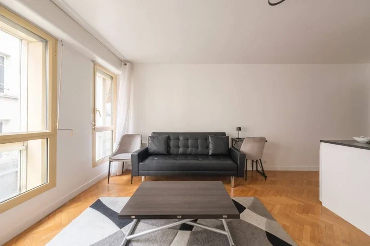 Flat Rue de Lappe in Paris