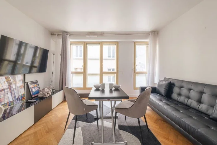 Flat Rue de Lappe in Paris