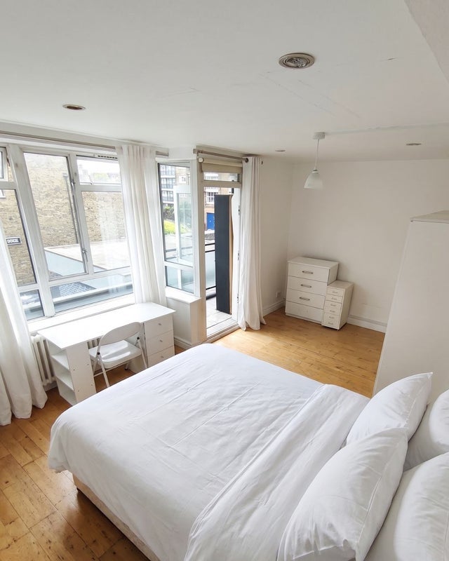 Room Lupus Street in City of Westminster