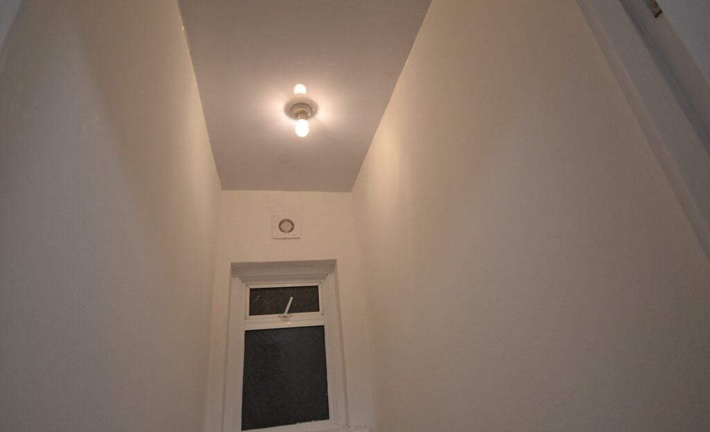House Goldsmith Avenue in Greater London