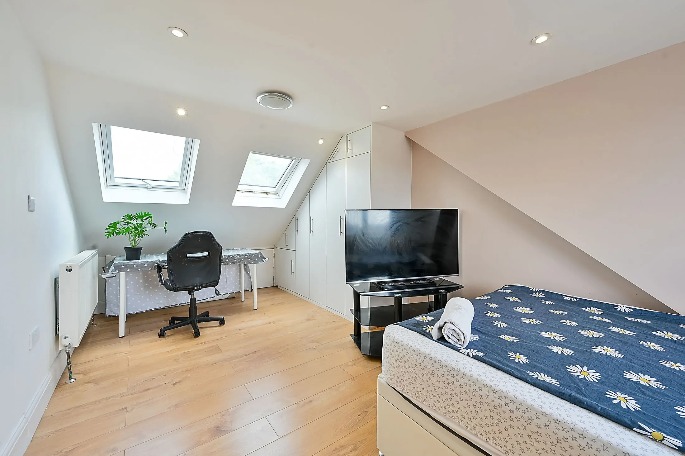 Flat Great West Road in Greater London