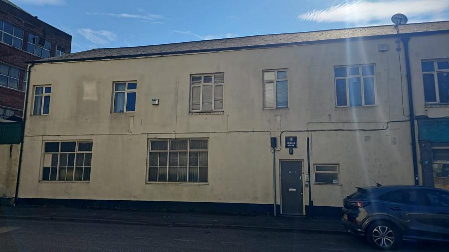 Flat Clifton Street in Wolverhampton