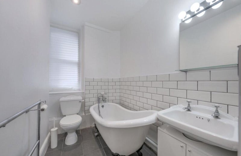 Room Allitsen Road in City of Westminster