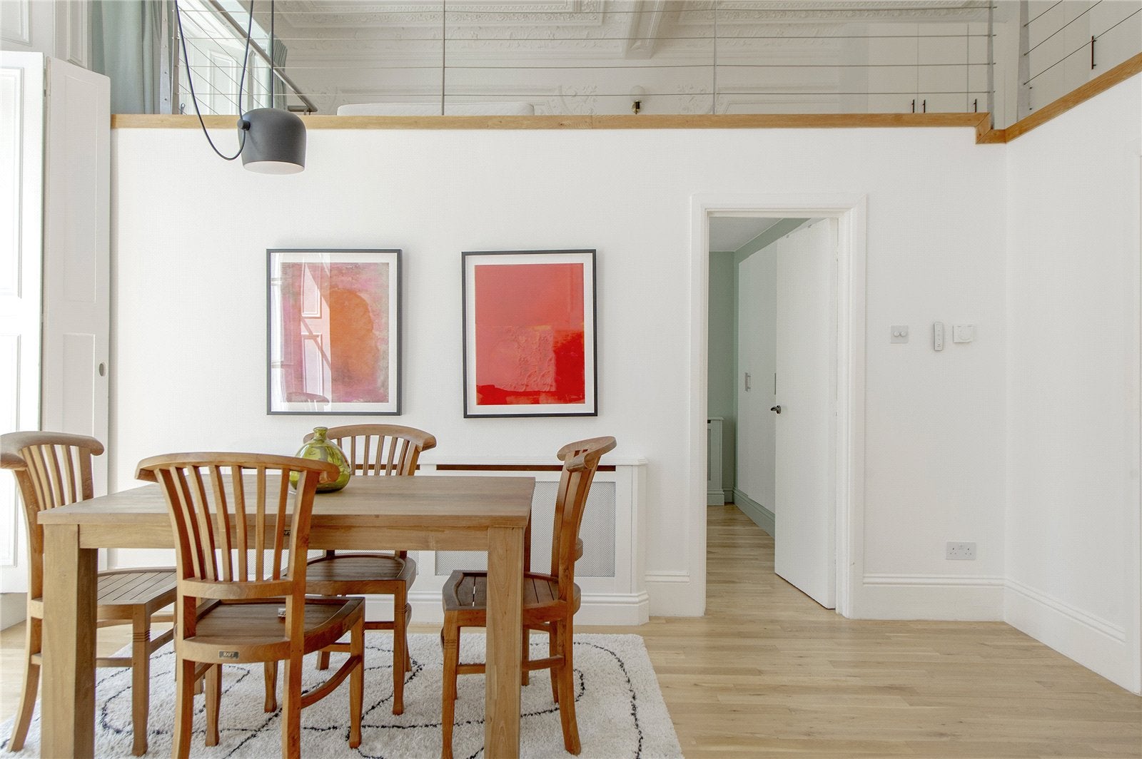 Flat Farnell Mews in Greater London