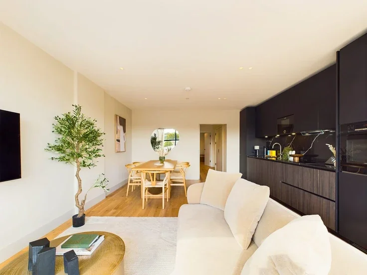 Flat St. Pancras Way in Greater London